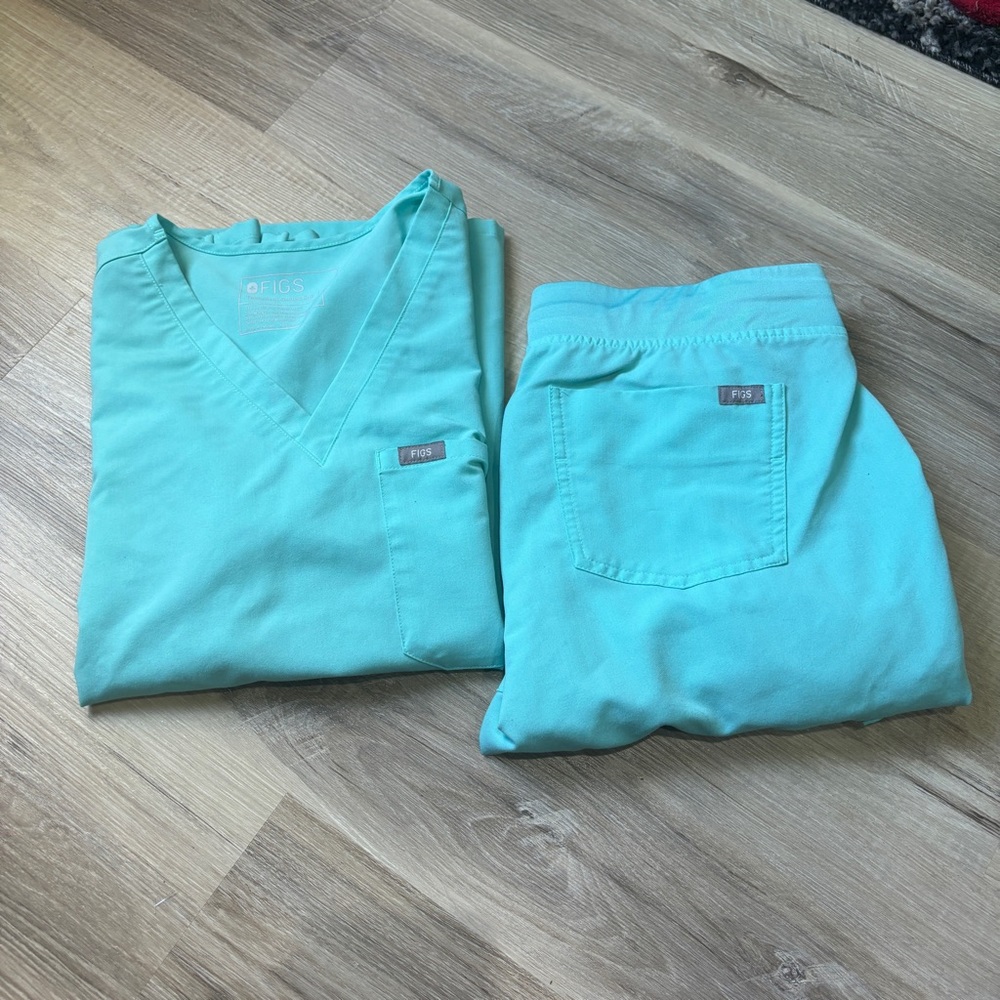 COPY - Figs Technical Collections blue top and jogger bottoms set size medium